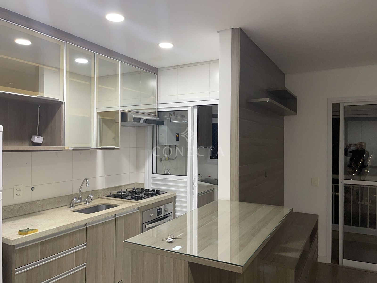 Apartamento à venda com 2 quartos, 70m² - Foto 1