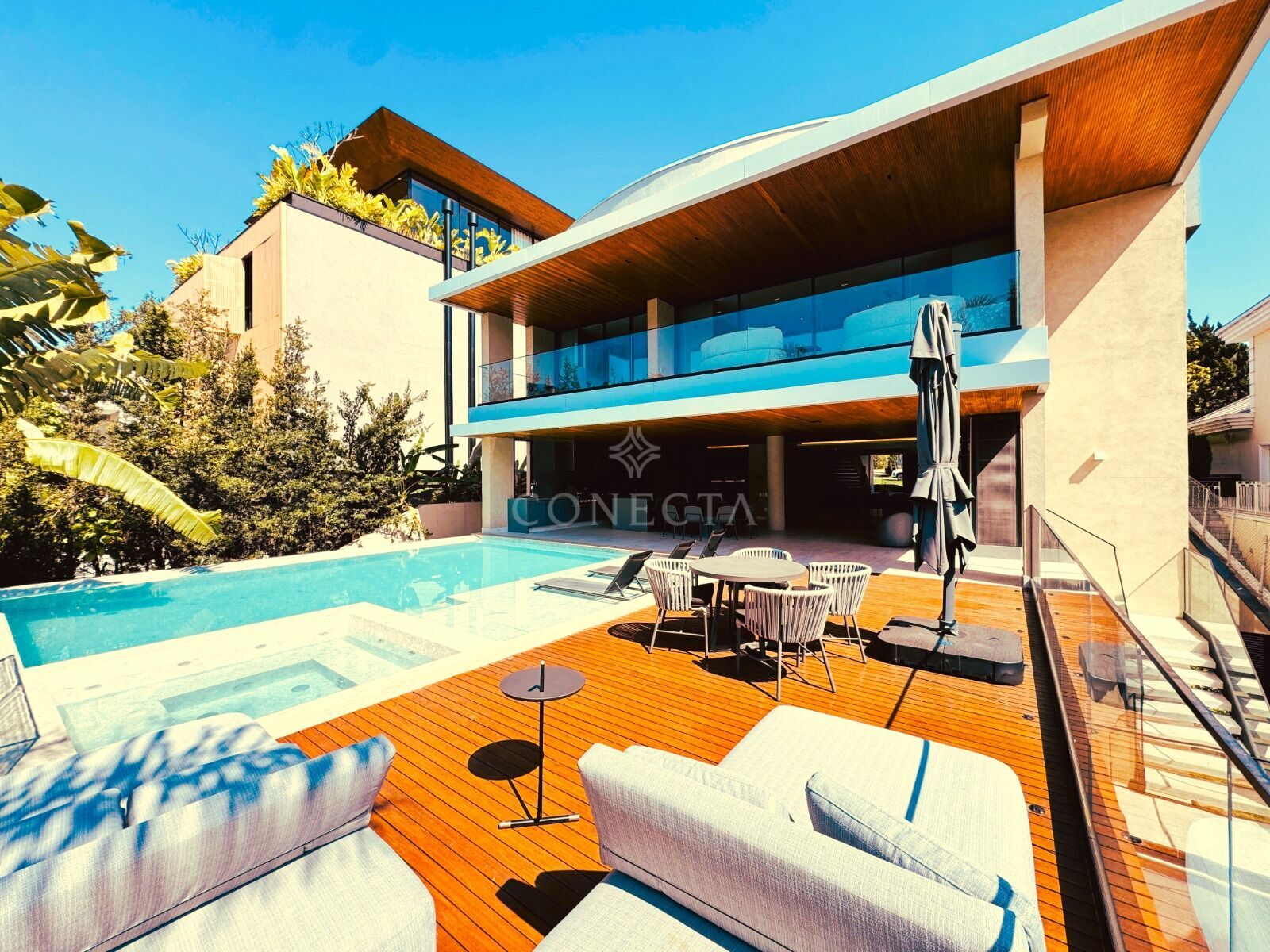 Casa, 5 quartos, 1204 m² - Foto 1
