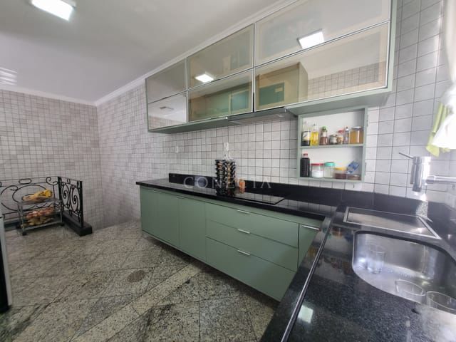 Casa para alugar com 4 quartos, 600m² - Foto 17