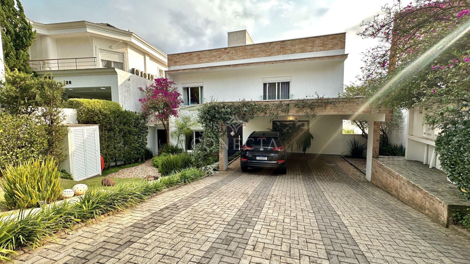 Casa à venda com 4 quartos, 380m² - Foto 1