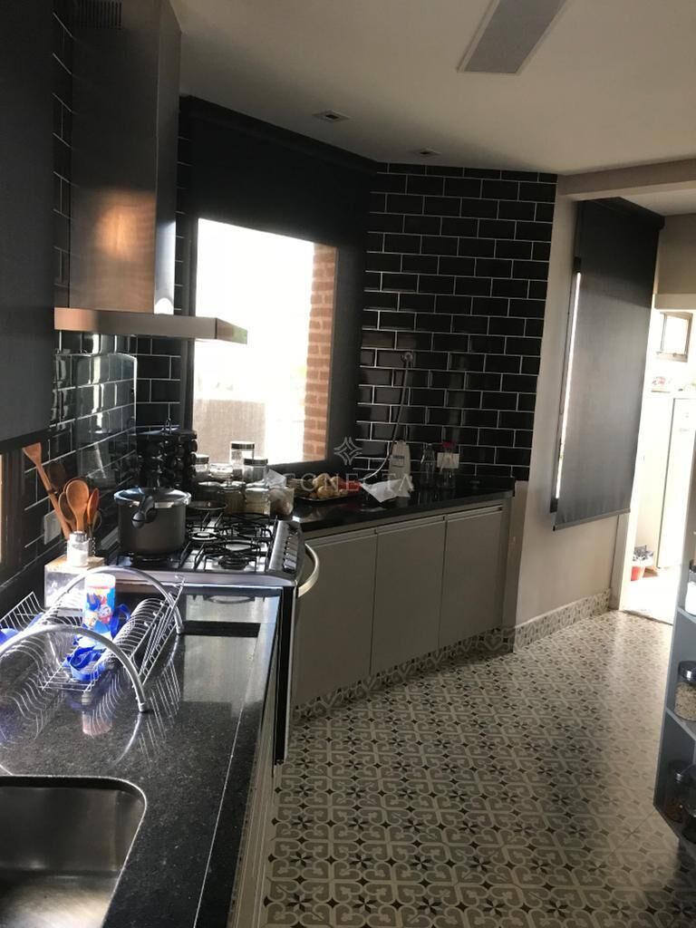 Apartamento à venda com 3 quartos, 212m² - Foto 12