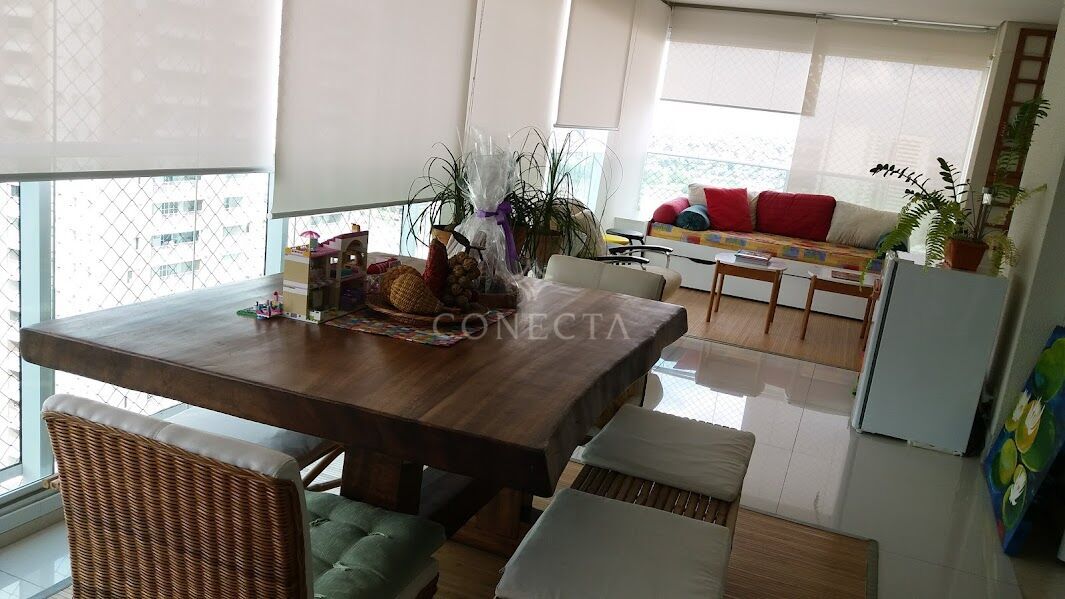 Apartamento para alugar com 4 quartos, 207m² - Foto 2