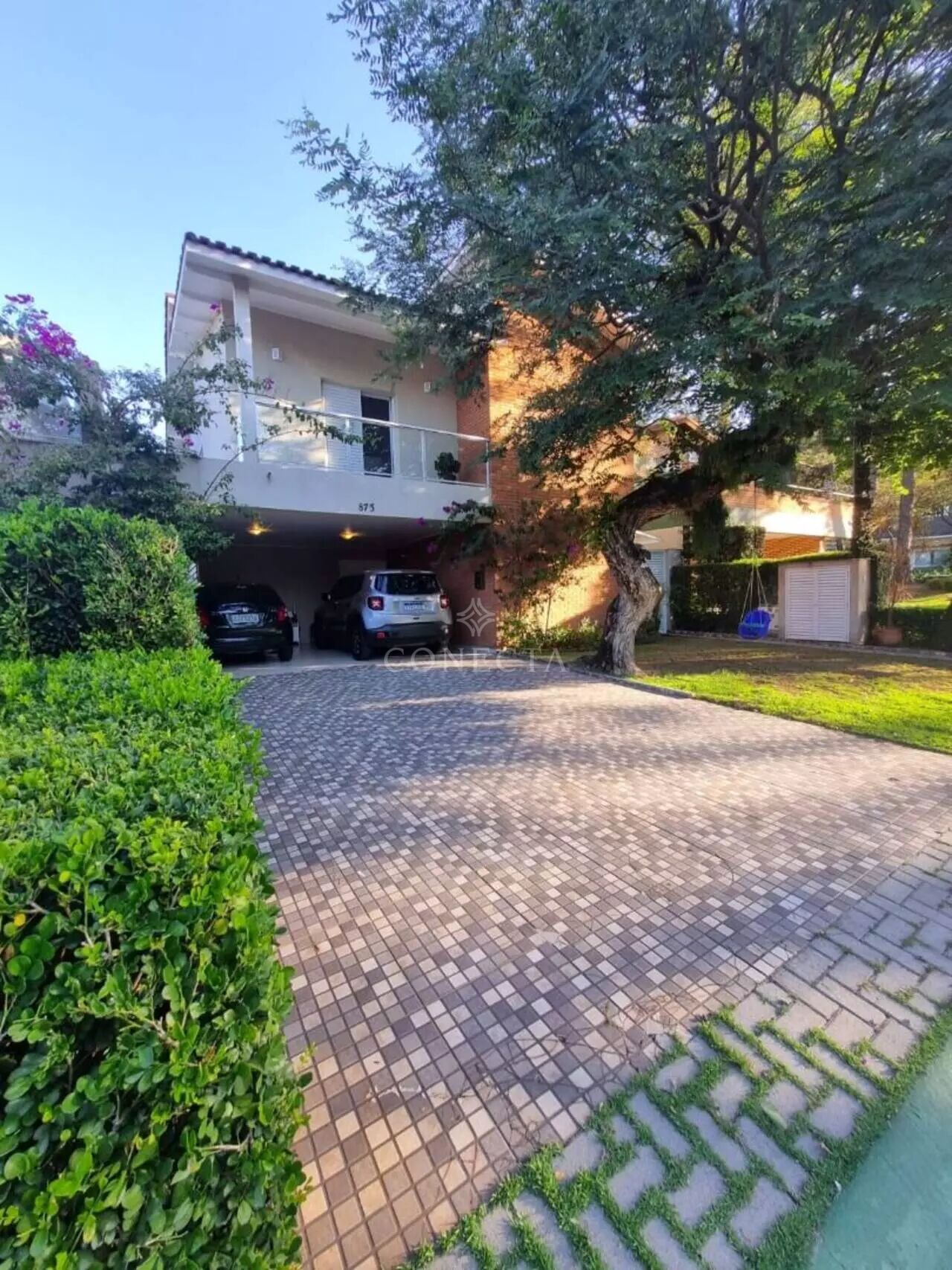 Casa à venda com 3 quartos, 236m² - Foto 1