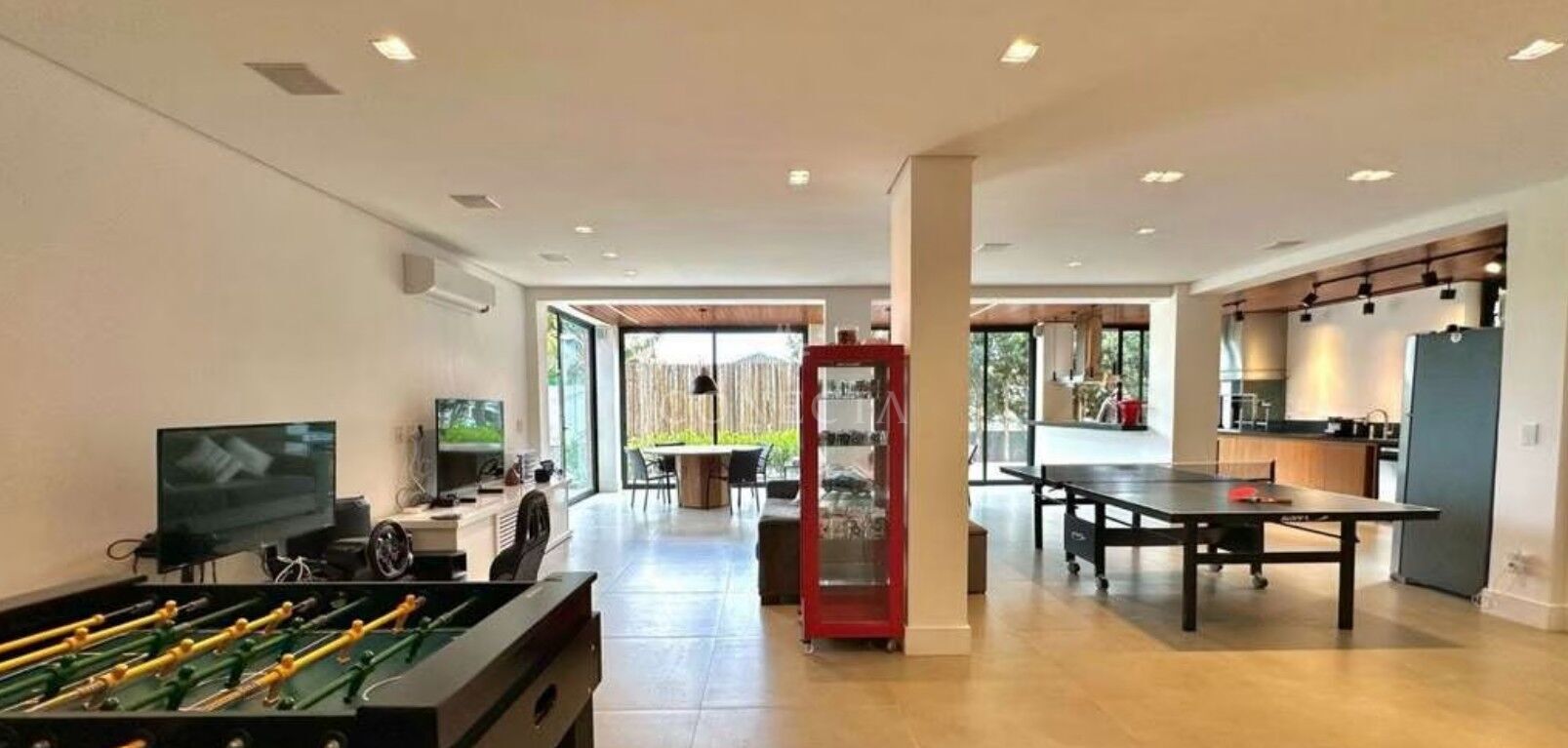 Casa para alugar com 4 quartos, 560m² - Foto 14