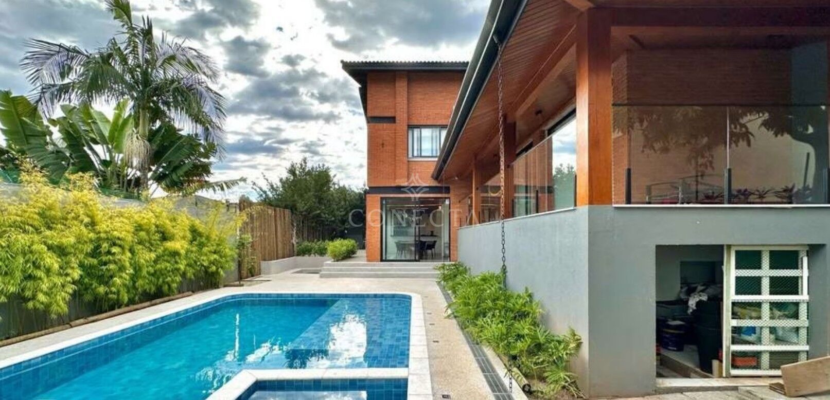 Casa para alugar com 4 quartos, 560m² - Foto 2