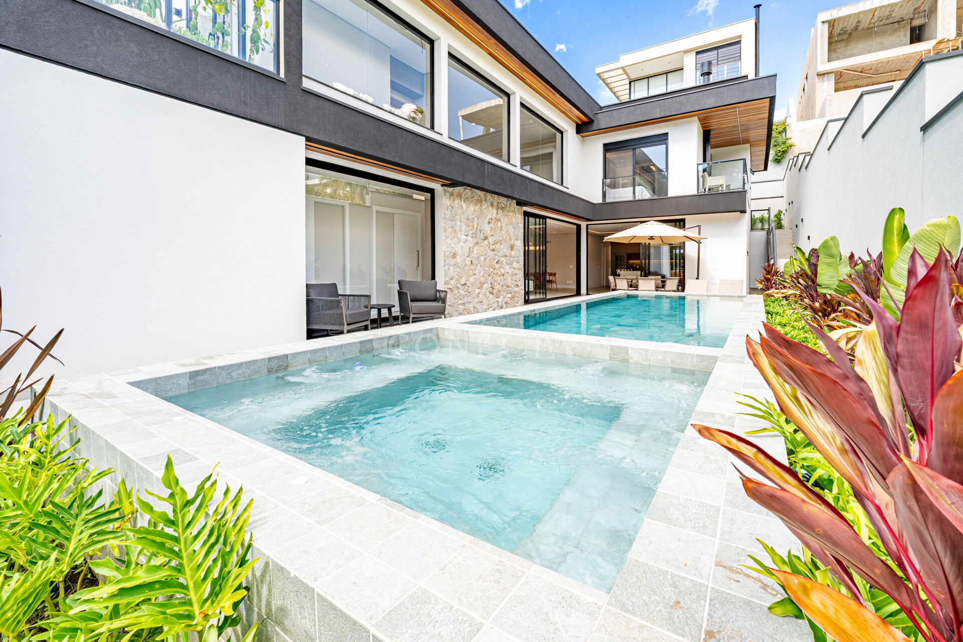 Casa, 4 quartos, 410 m² - Foto 1