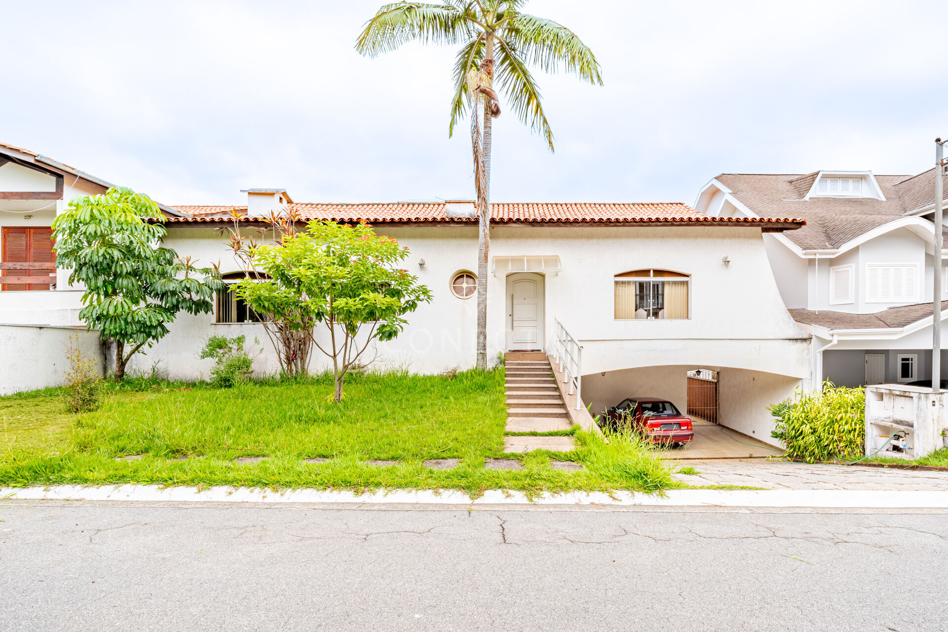 Casa à venda com 4 quartos, 420m² - Foto 1