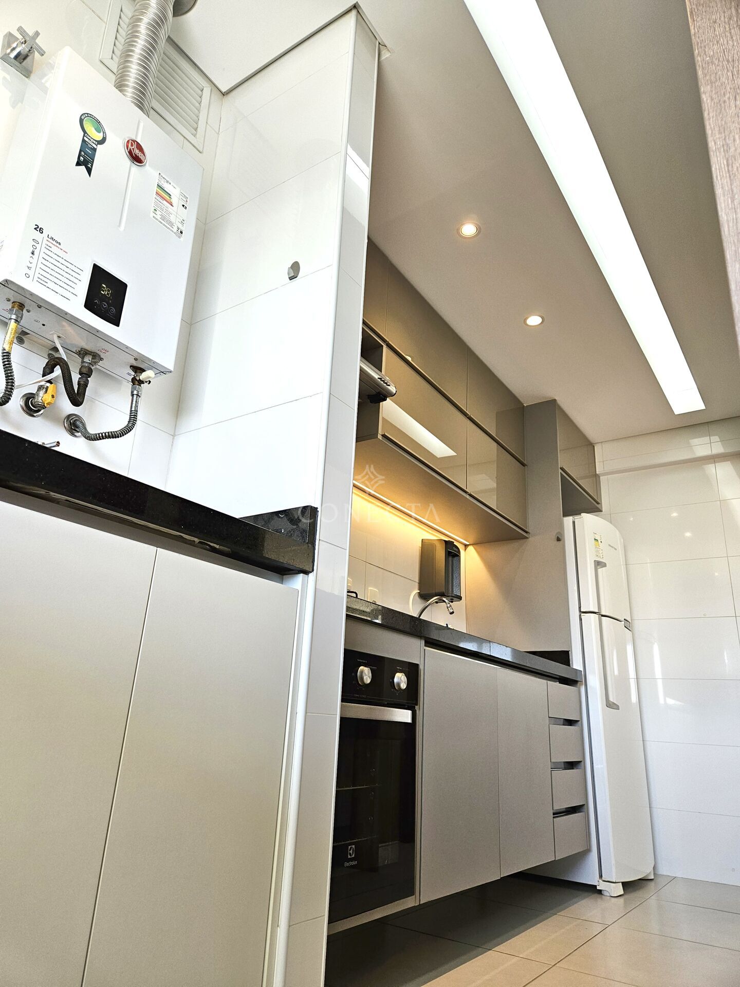 Apartamento para alugar com 2 quartos, 74m² - Foto 14