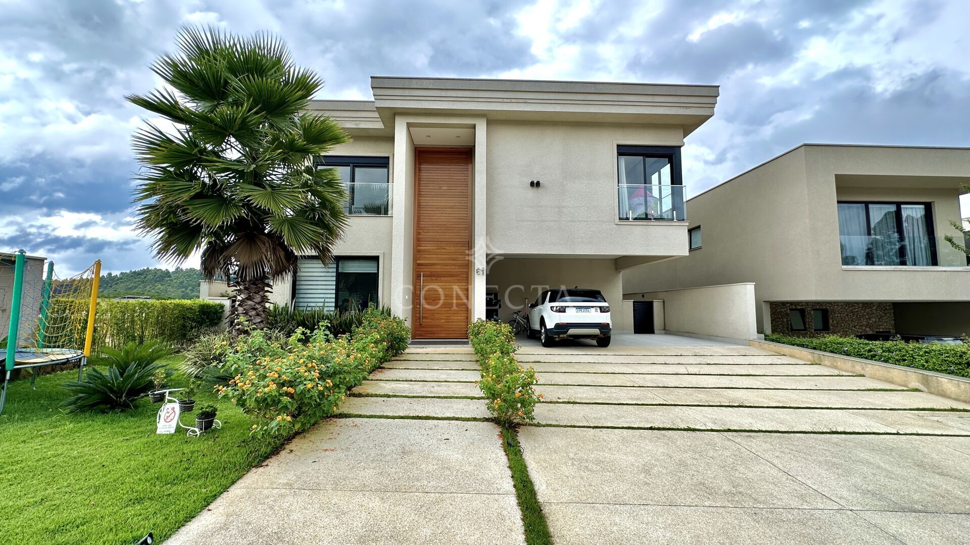 Casa à venda com 4 quartos, 457m² - Foto 1