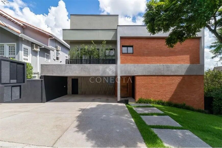 Casa à venda com 4 quartos, 386m² - Foto 1