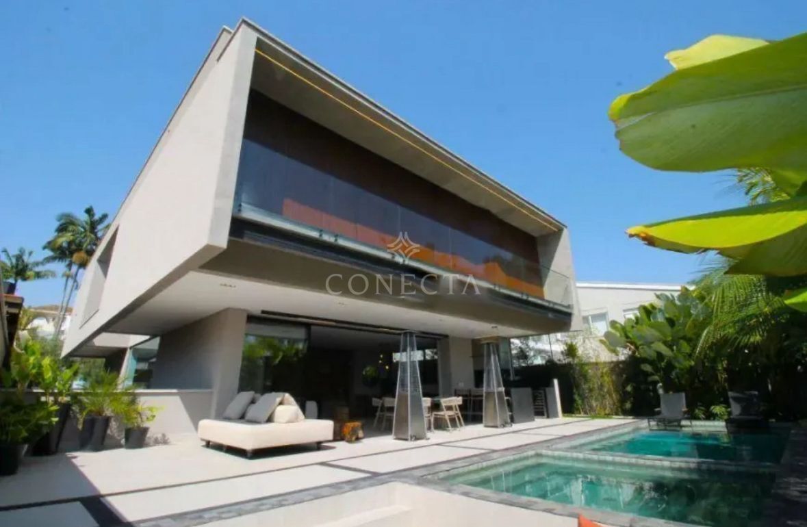 Casa à venda com 4 quartos, 560m² - Foto 2
