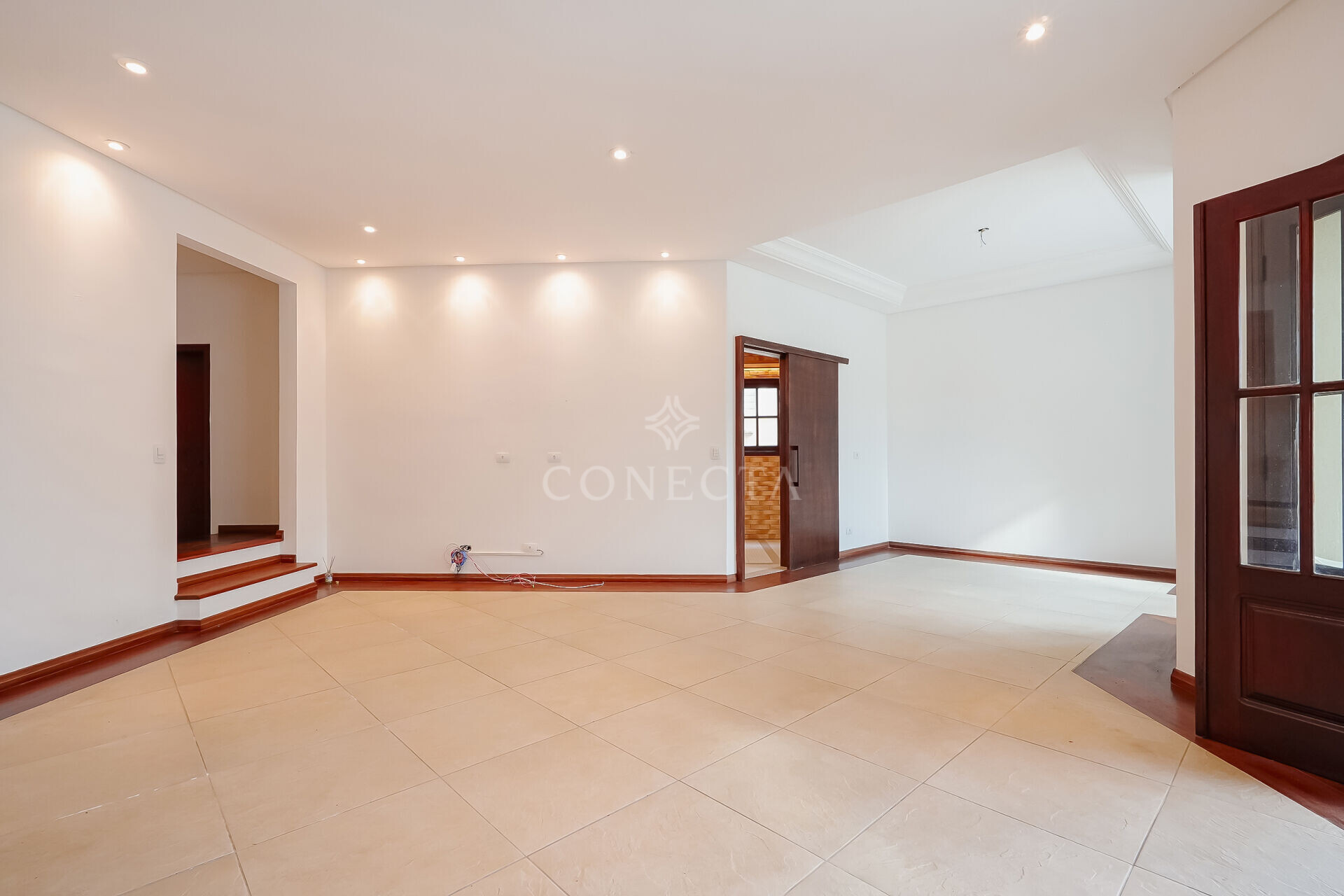 Casa à venda com 4 quartos, 305m² - Foto 5