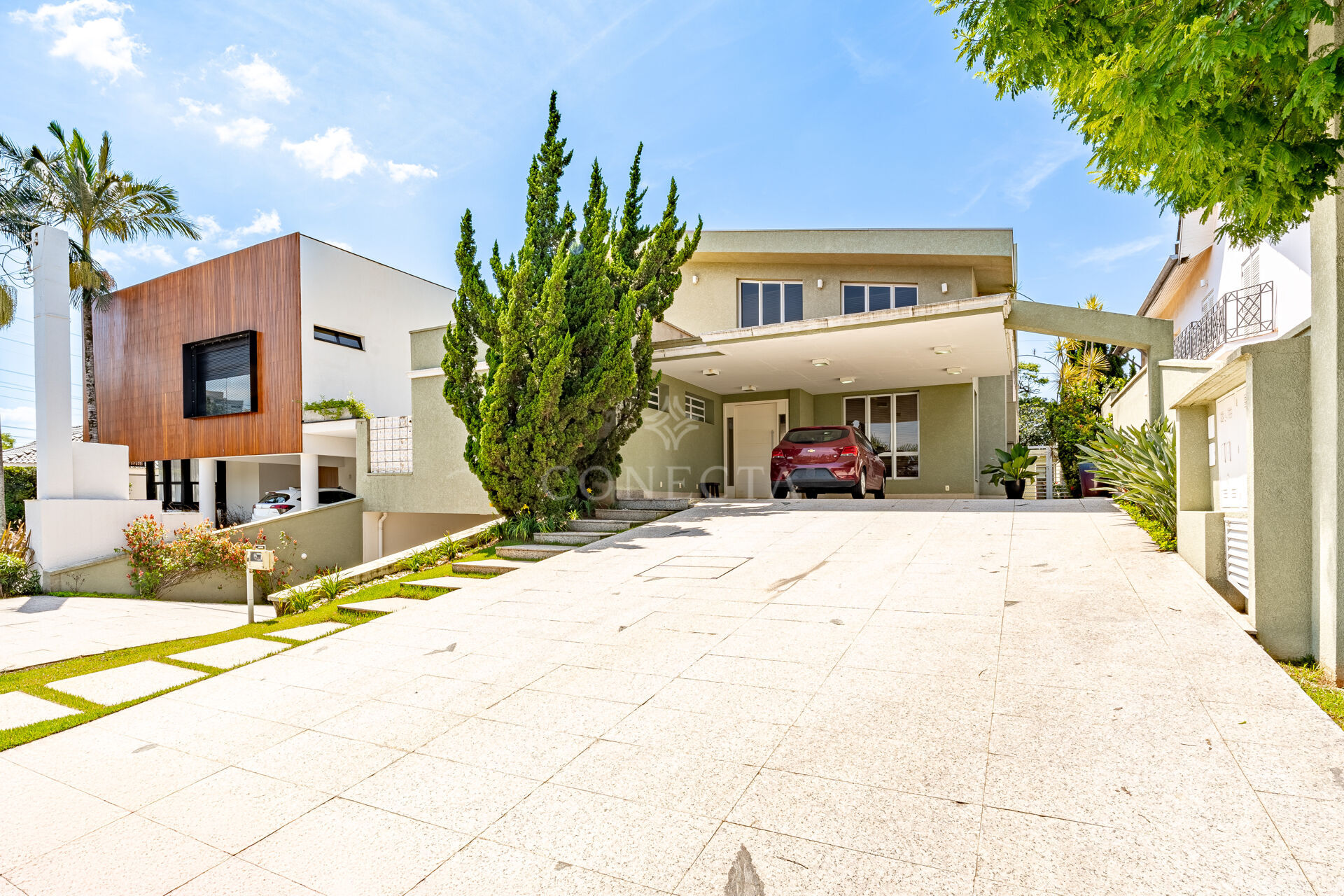 Casa à venda com 3 quartos, 500m² - Foto 1