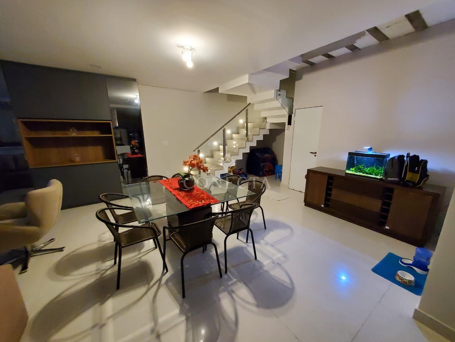 Casa à venda com 4 quartos, 350m² - Foto 2