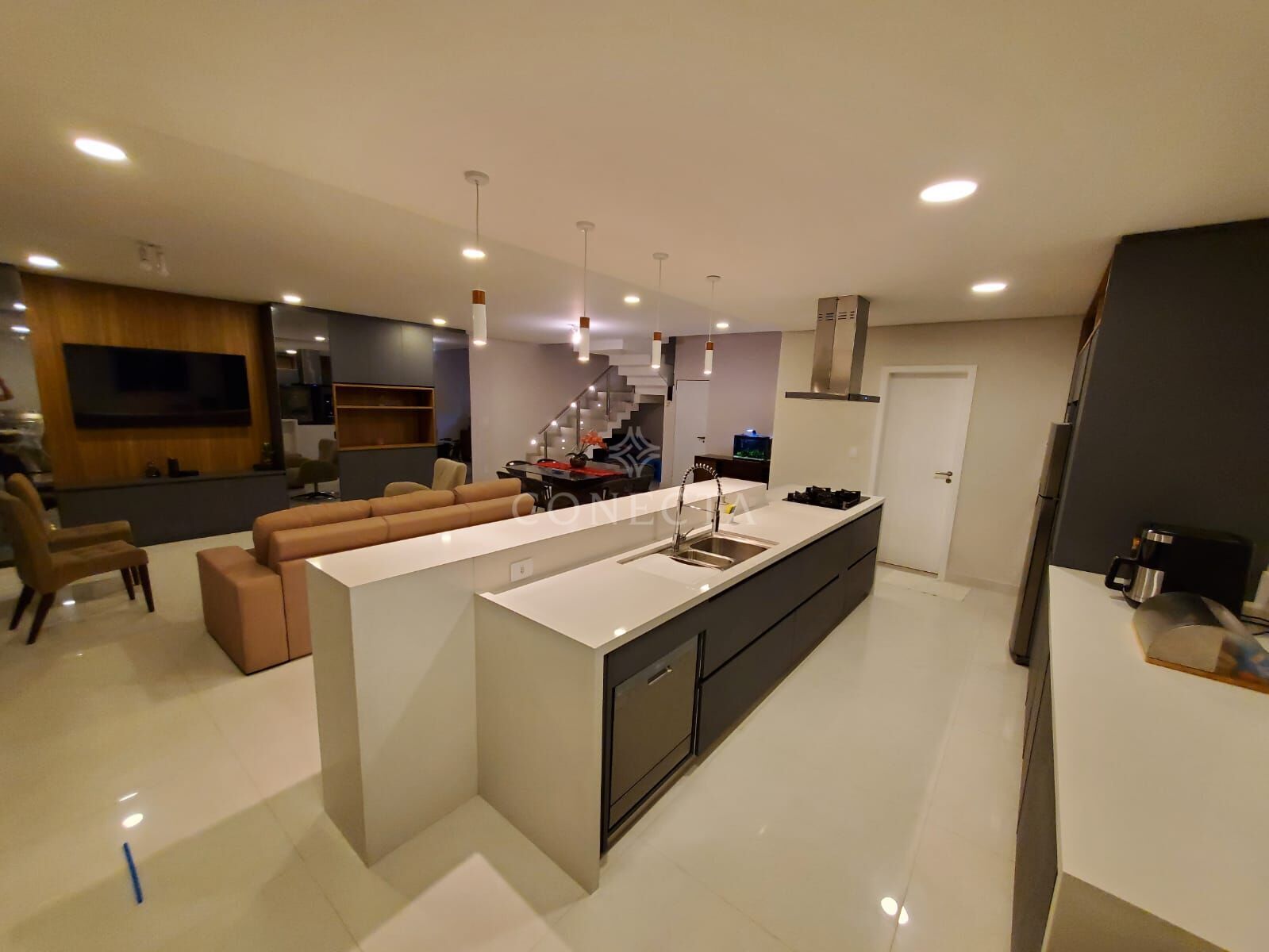 Casa à venda com 4 quartos, 350m² - Foto 3