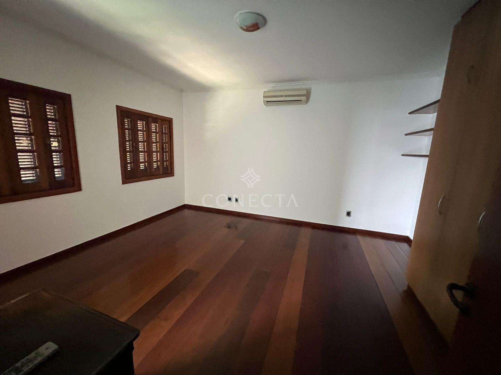 Casa para alugar com 4 quartos, 450m² - Foto 25