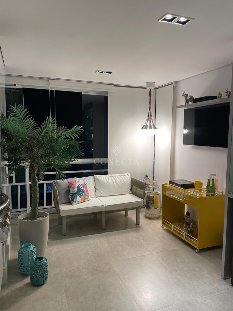 Apartamento à venda com 3 quartos, 123m² - Foto 2