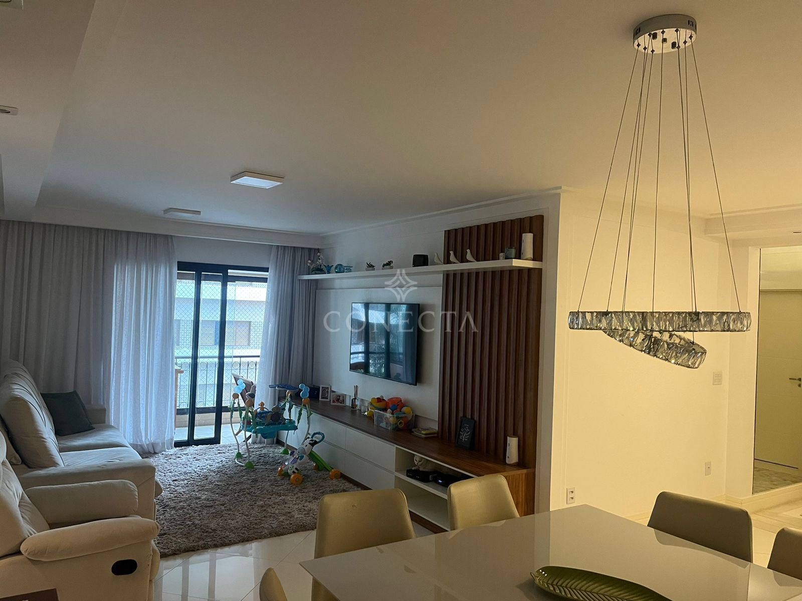 Apartamento para alugar com 3 quartos, 177m² - Foto 1