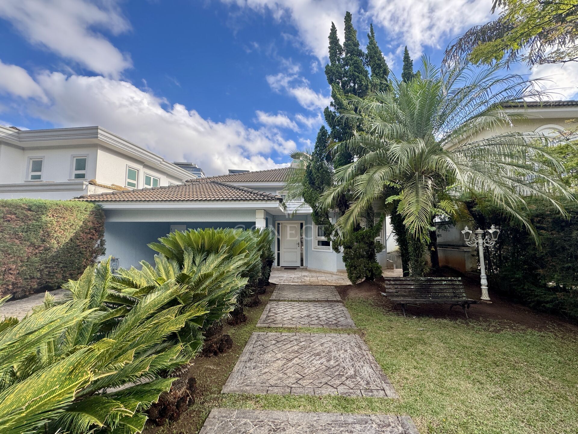 Casa, 4 quartos, 356 m² - Foto 1