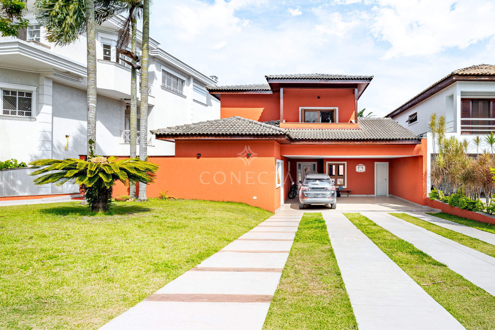 Casa à venda com 4 quartos, 420m² - Foto 1