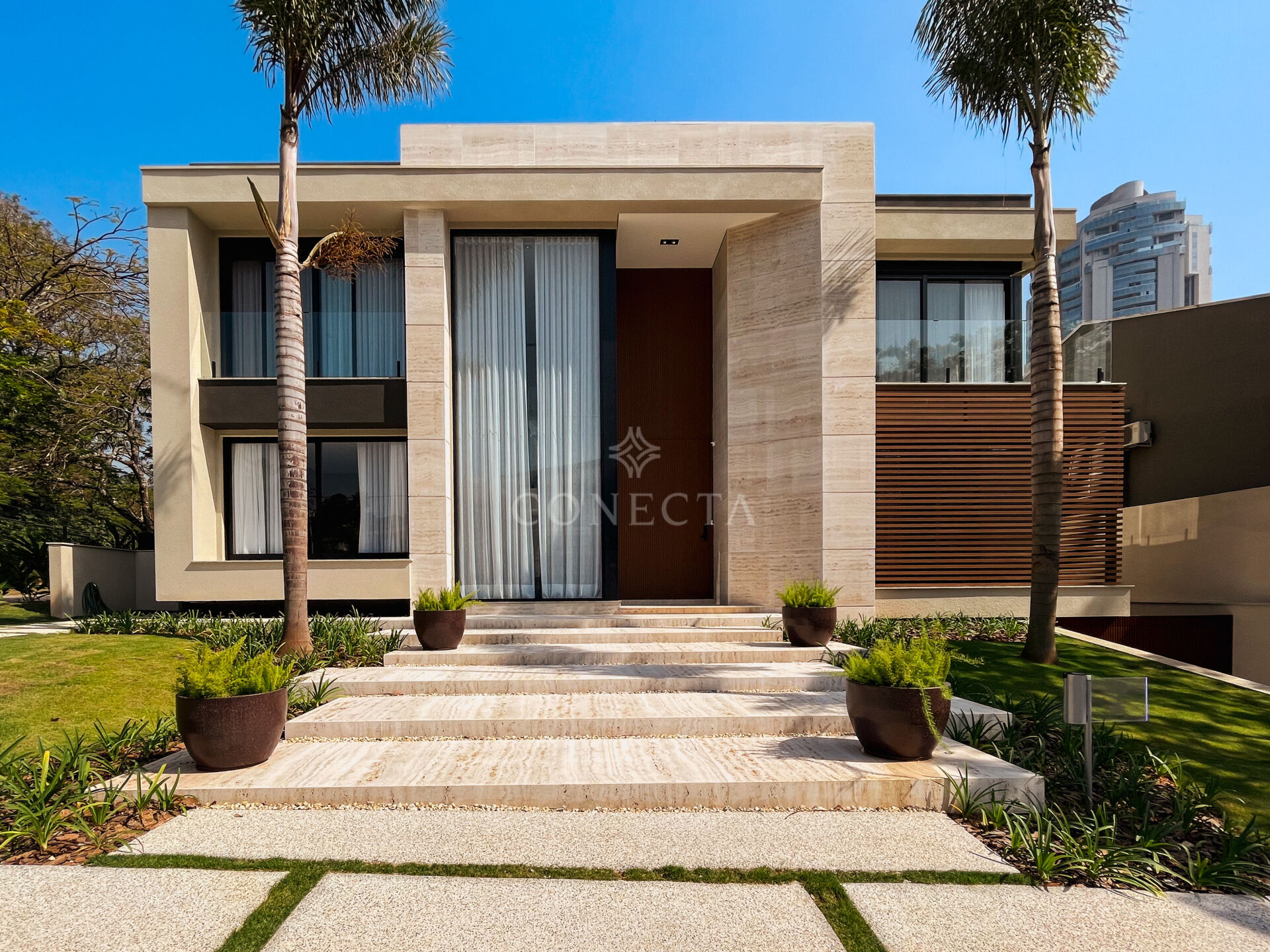 Casa à venda com 4 quartos, 760m² - Foto 1
