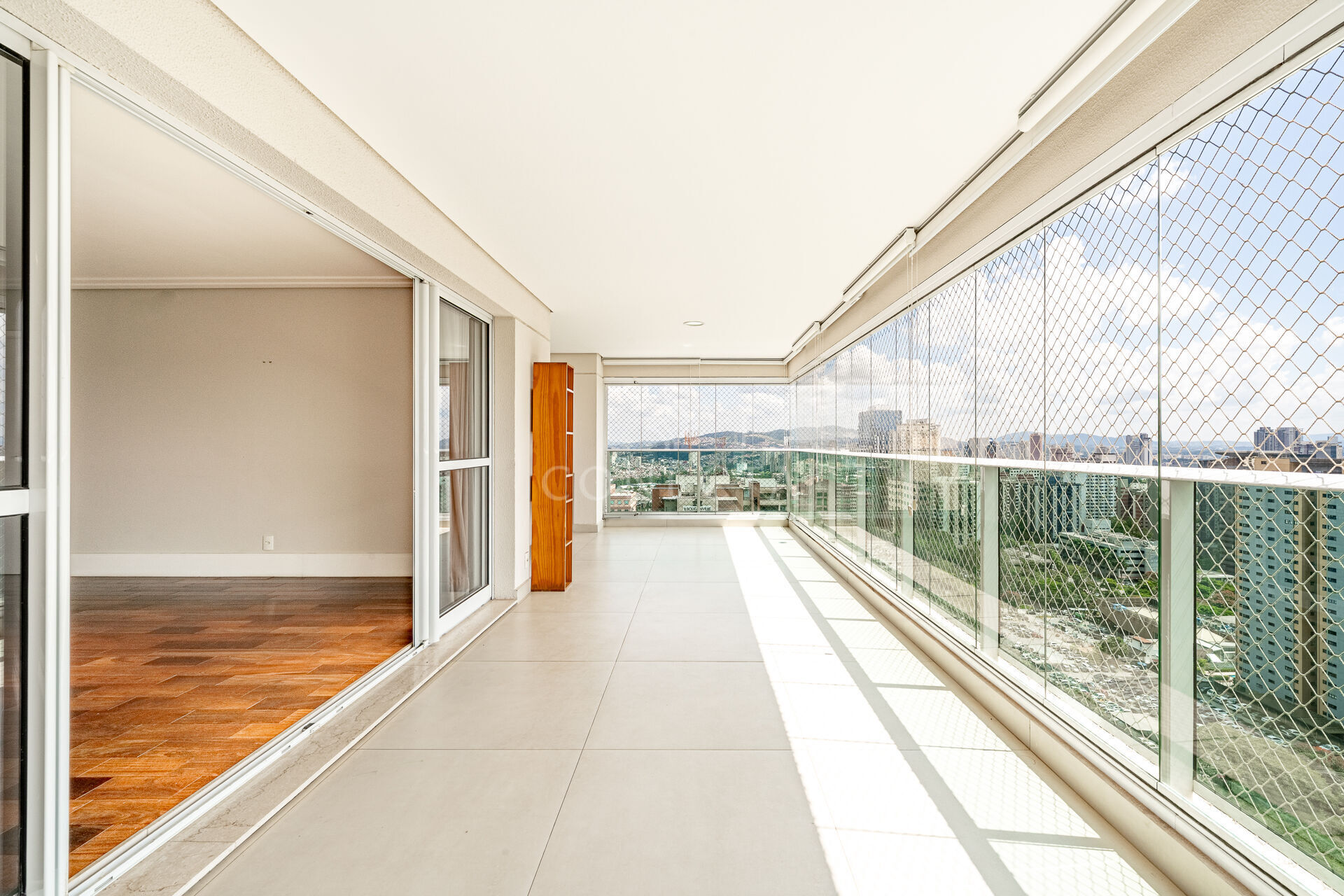 Apartamento, 3 quartos, 207 m² - Foto 2