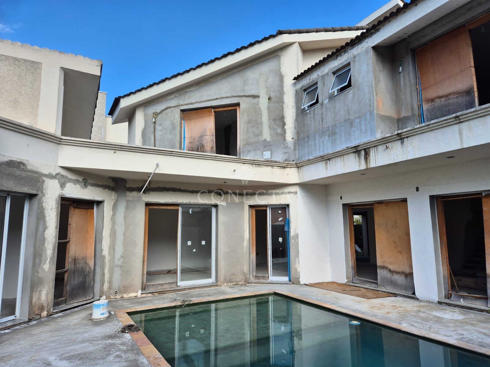 Casa à venda com 3 quartos, 350m² - Foto 1