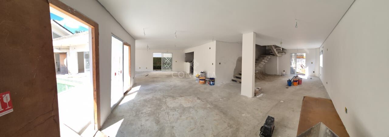 Casa à venda com 3 quartos, 350m² - Foto 2