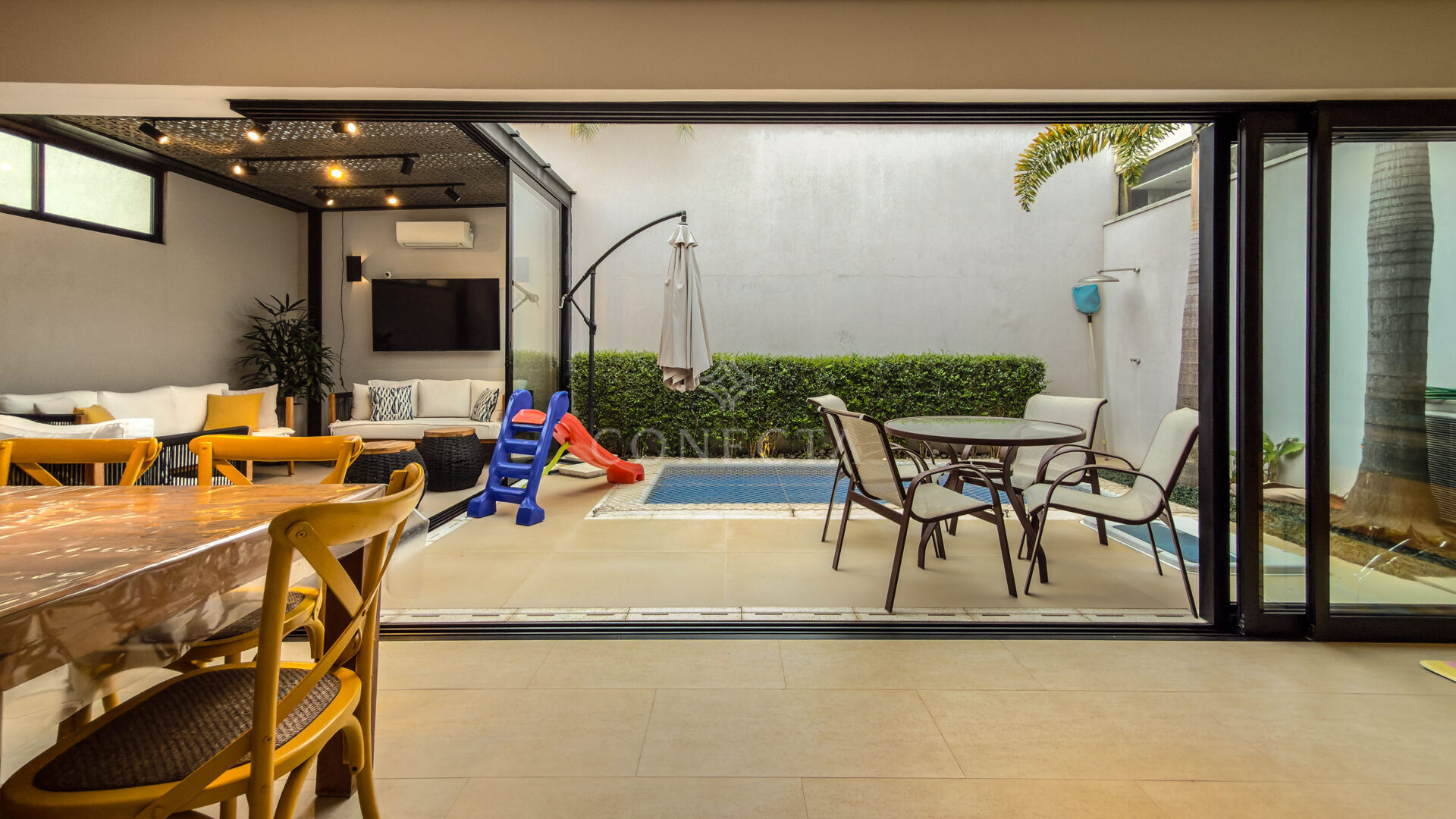 Casa, 4 quartos, 290 m² - Foto 1