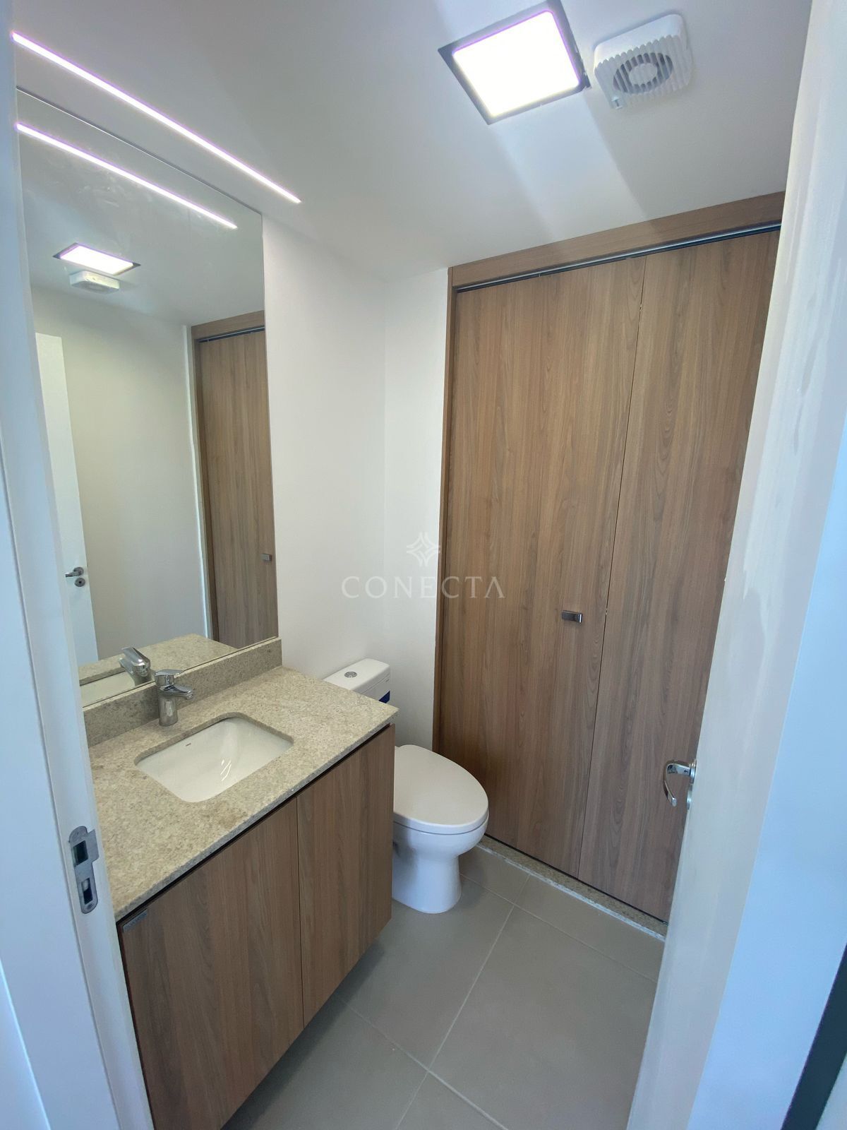 Apartamento para alugar com 1 quarto, 75m² - Foto 11