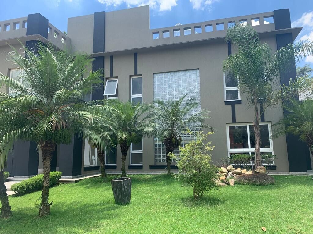 Casa à venda com 5 quartos, 1000m² - Foto 1