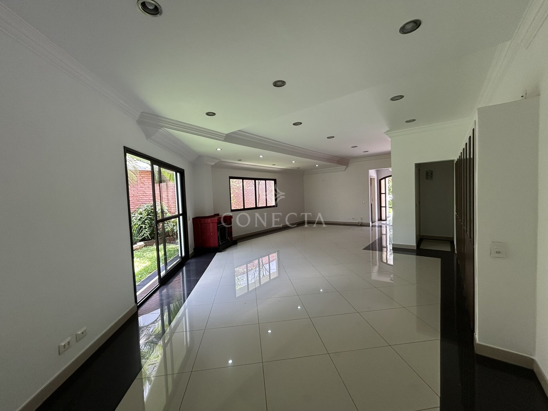 Casa à venda com 4 quartos, 300m² - Foto 6