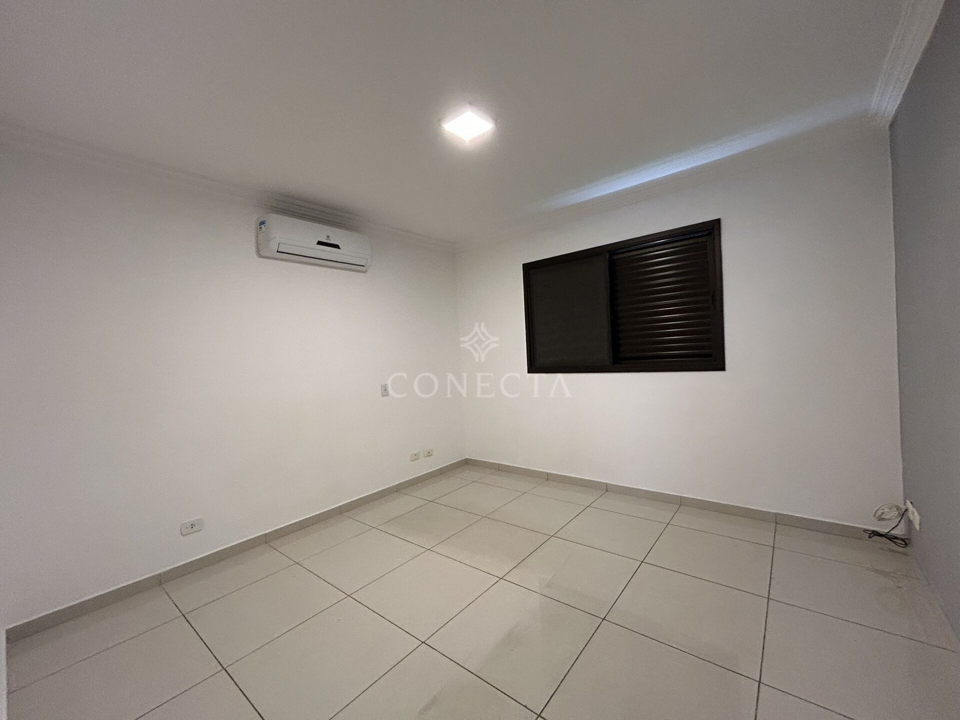 Casa à venda com 4 quartos, 300m² - Foto 14