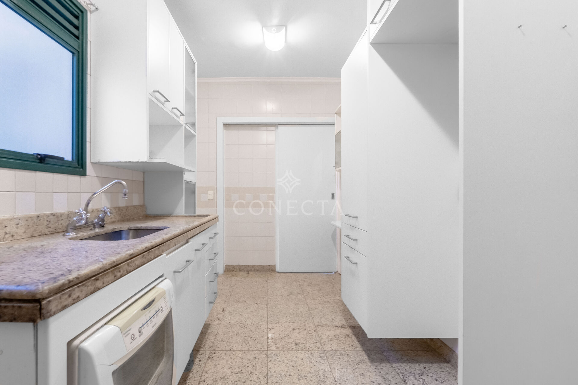 Apartamento para alugar com 2 quartos, 96m² - Foto 9