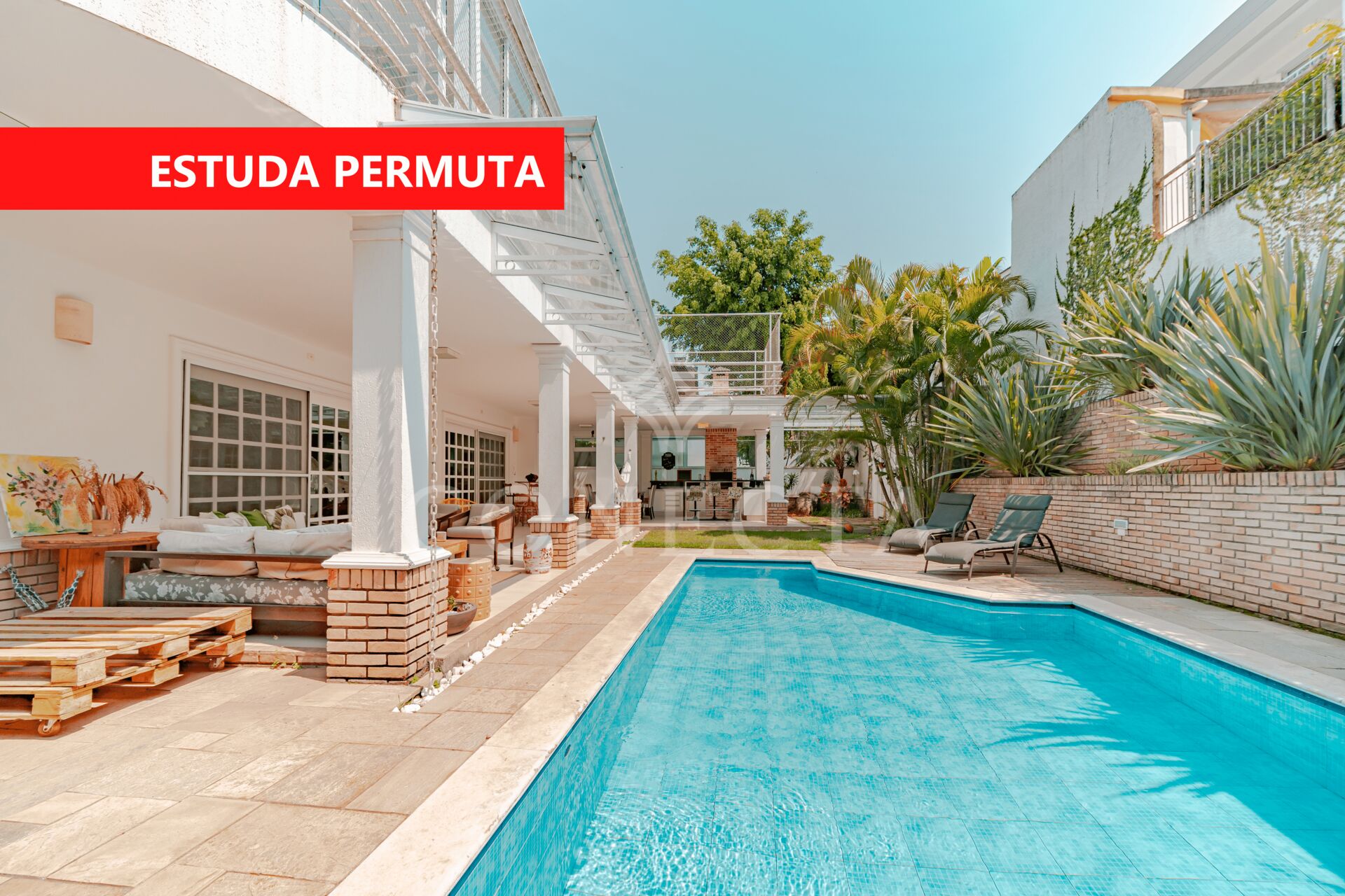 Casa à venda com 4 quartos, 560m² - Foto 1