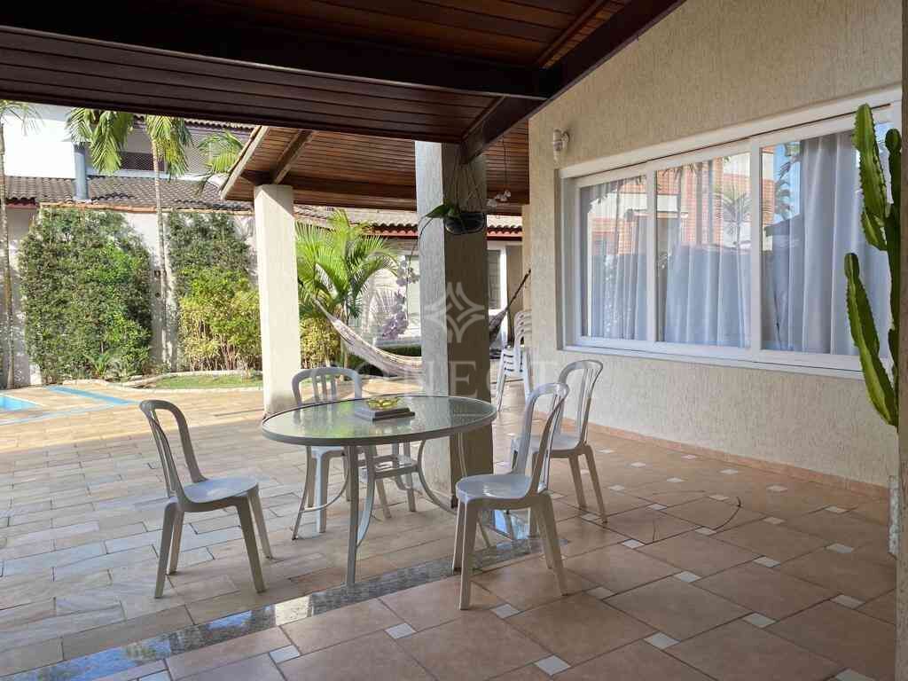 Casa à venda com 3 quartos, 300m² - Foto 15