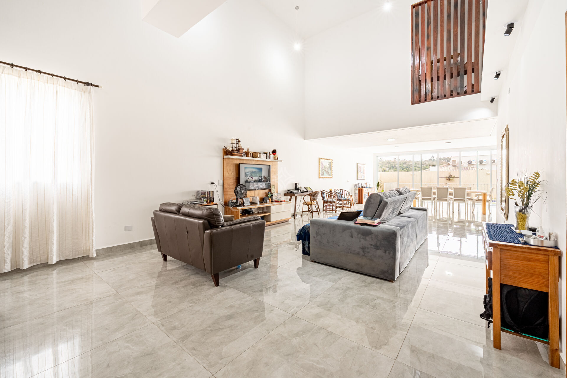 Casa, 4 quartos, 367 m² - Foto 2