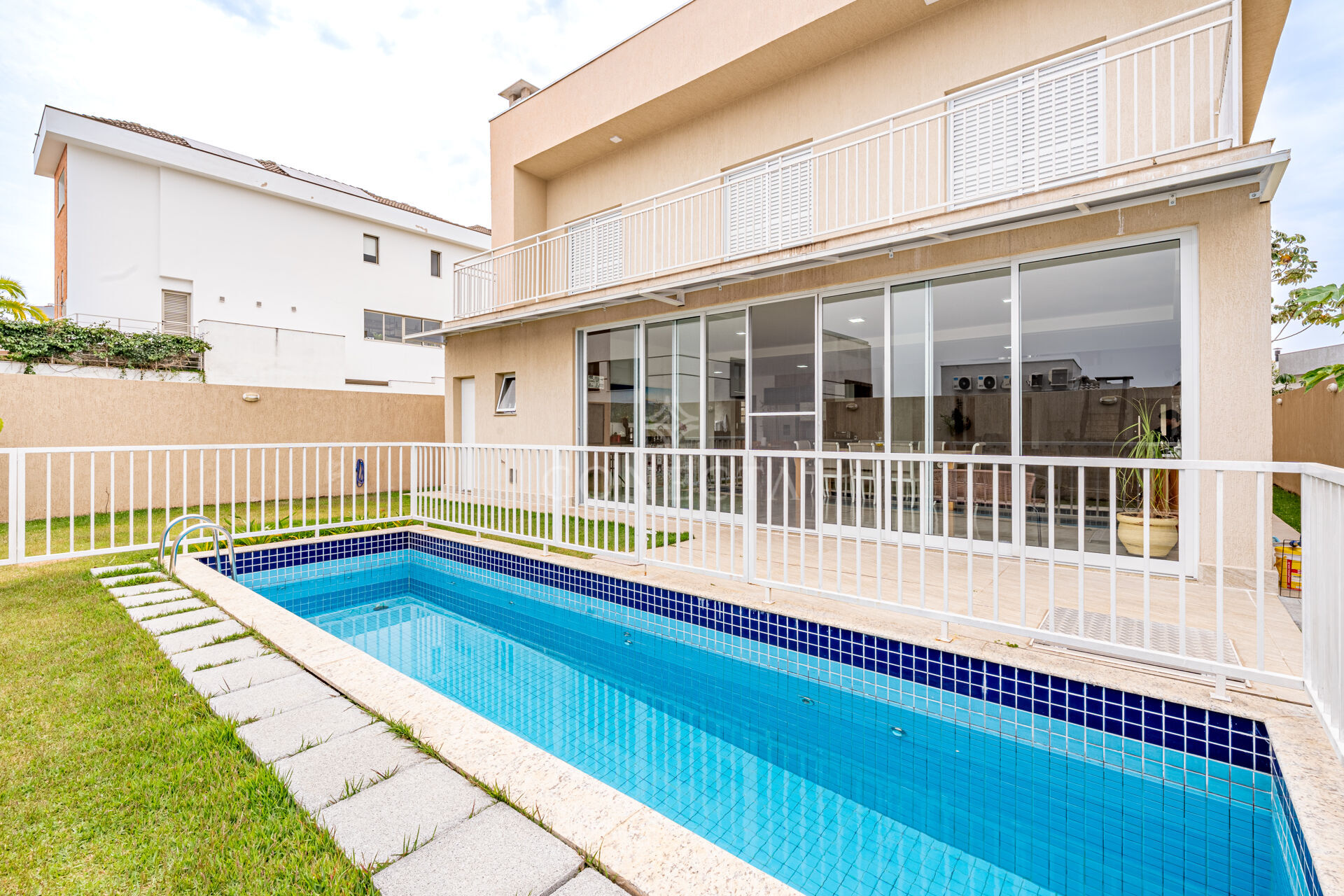 Casa, 4 quartos, 367 m² - Foto 1