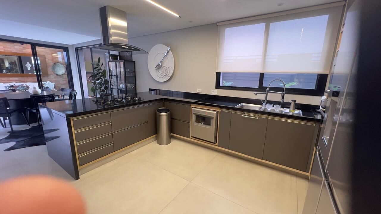 Casa, 4 quartos, 300 m² - Foto 14