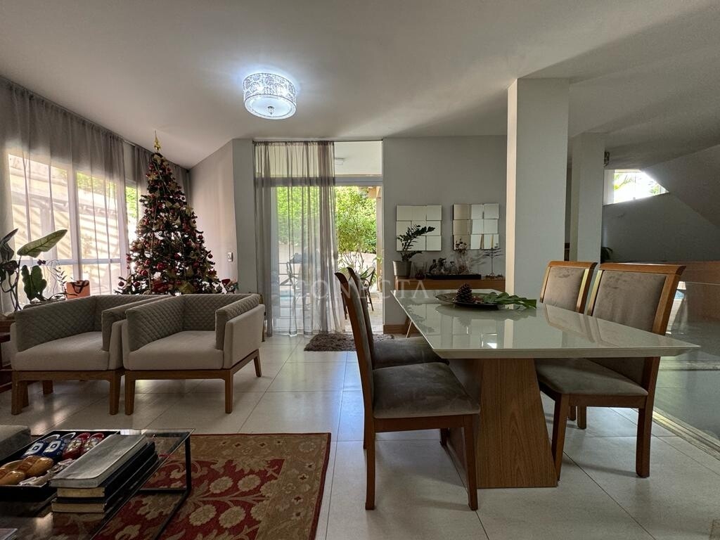 Casa à venda com 5 quartos, 340m² - Foto 4