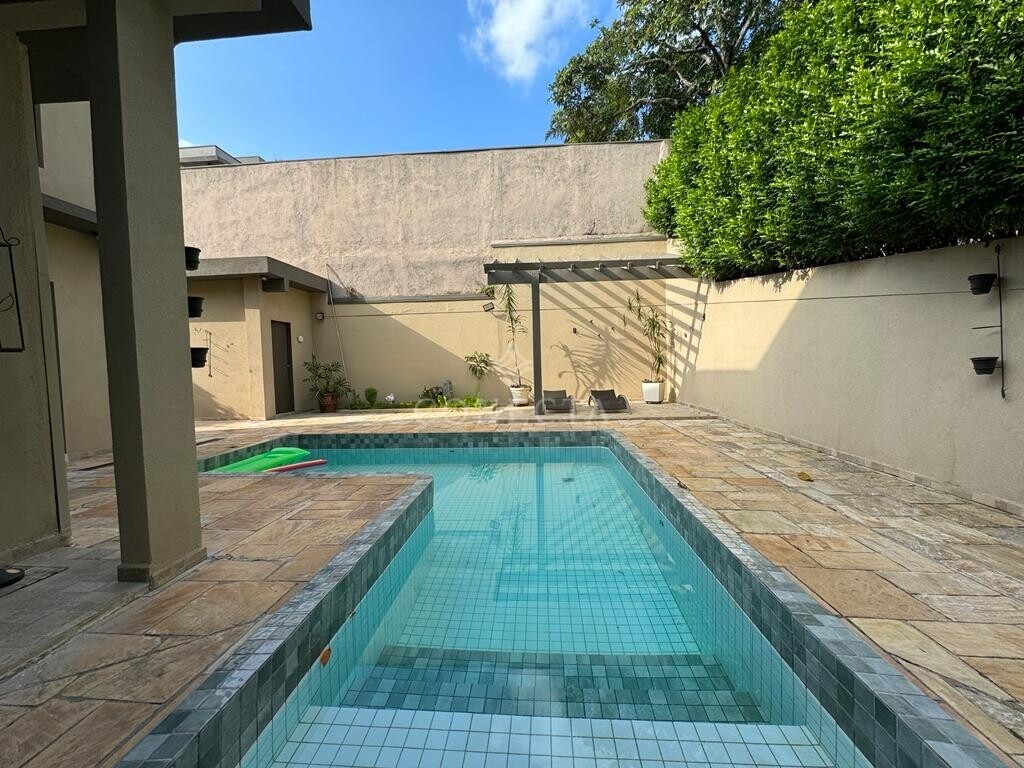 Casa à venda com 5 quartos, 340m² - Foto 2