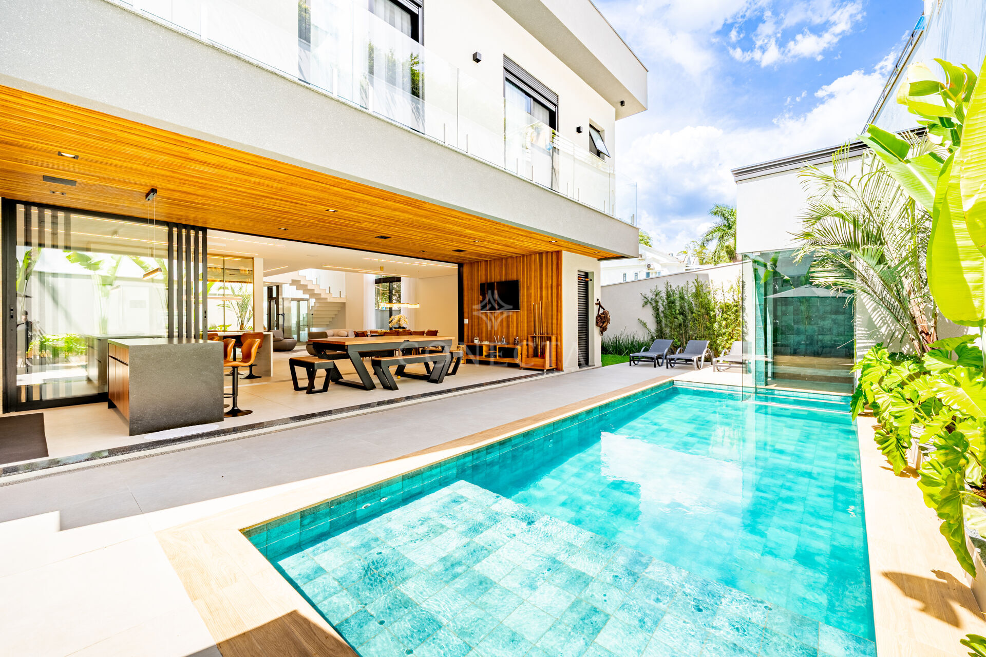 Casa à venda com 4 quartos, 411m² - Foto 2