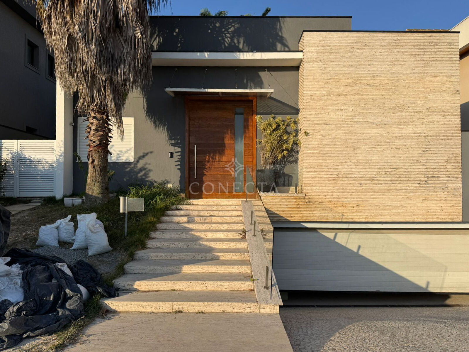 Casa para alugar com 3 quartos, 380m² - Foto 1