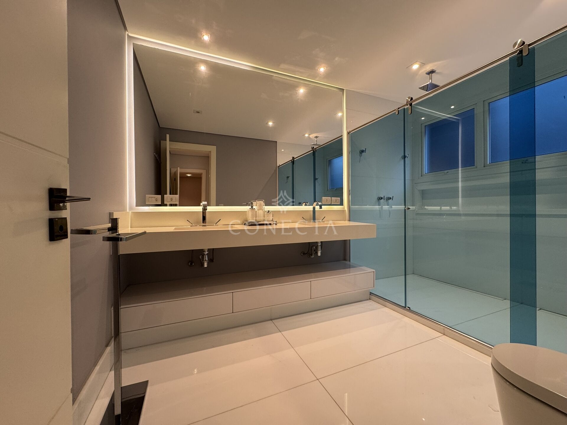 Casa para alugar com 3 quartos, 380m² - Foto 23