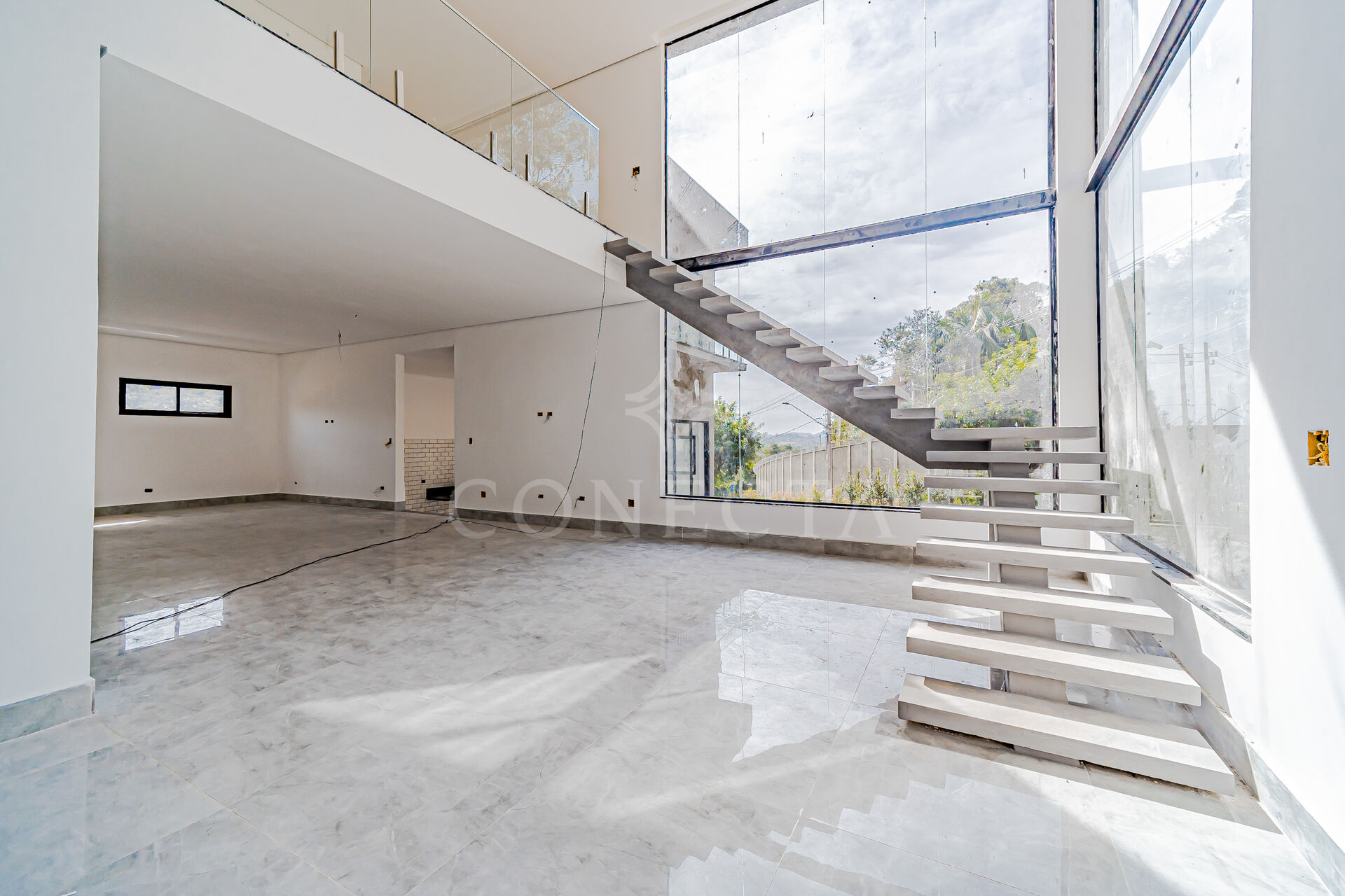 Casa à venda com 5 quartos, 366m² - Foto 4