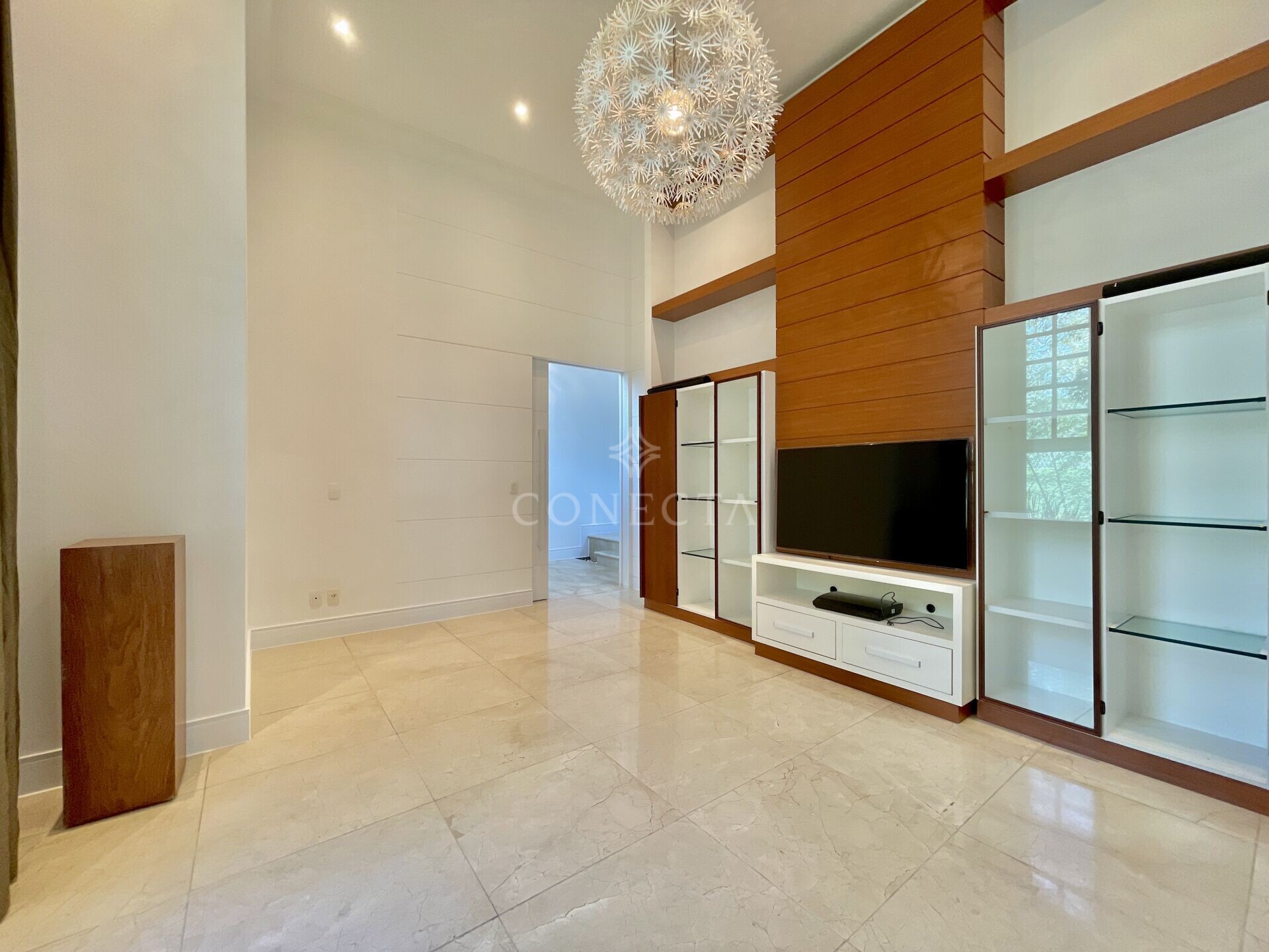 Casa para alugar com 4 quartos, 560m² - Foto 19