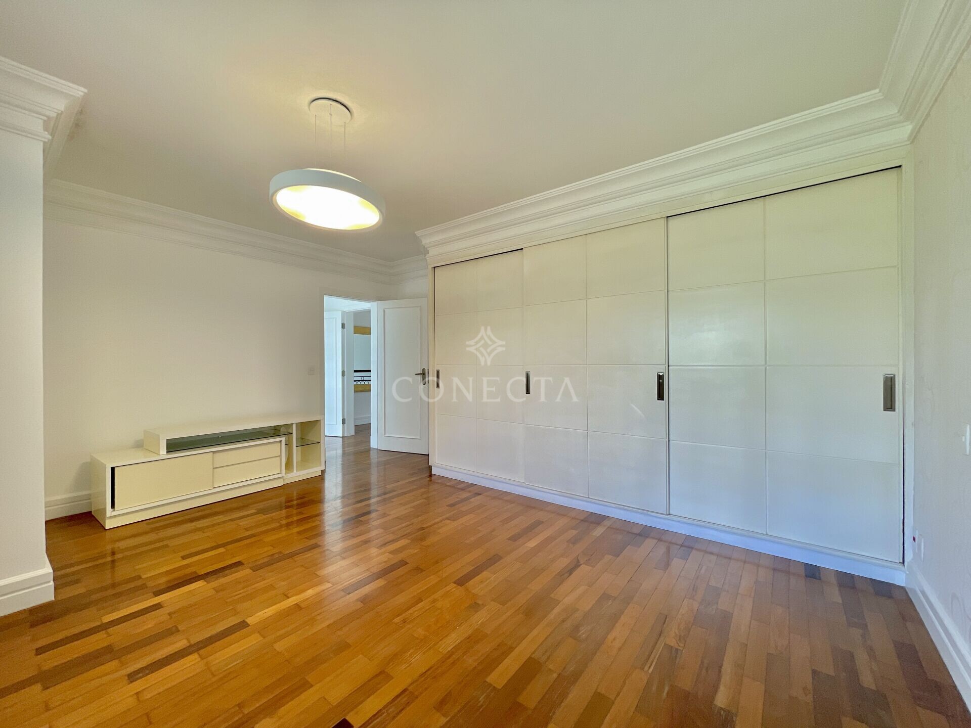 Casa para alugar com 4 quartos, 560m² - Foto 47