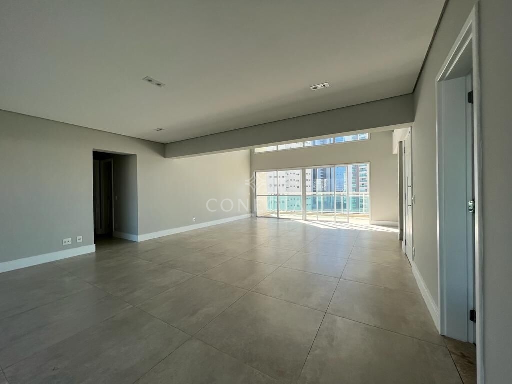 Apartamento para alugar com 3 quartos, 266m² - Foto 8