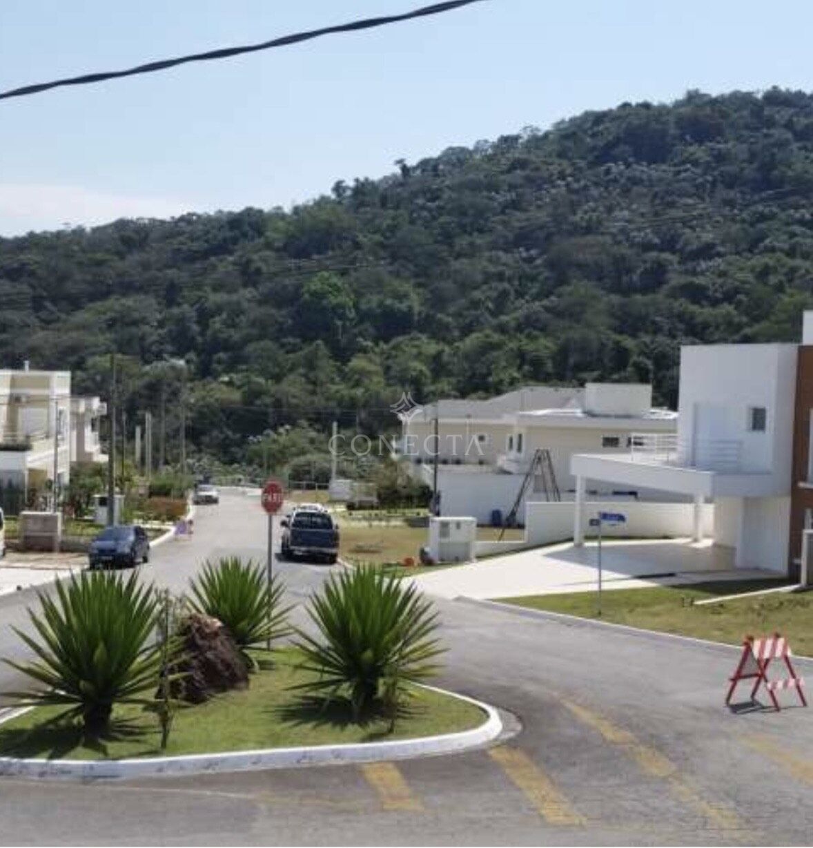 Casa, 3 quartos, 241 m² - Foto 2