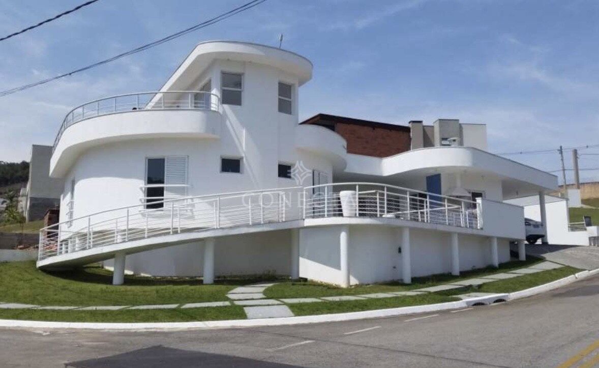 Casa, 3 quartos, 241 m² - Foto 1
